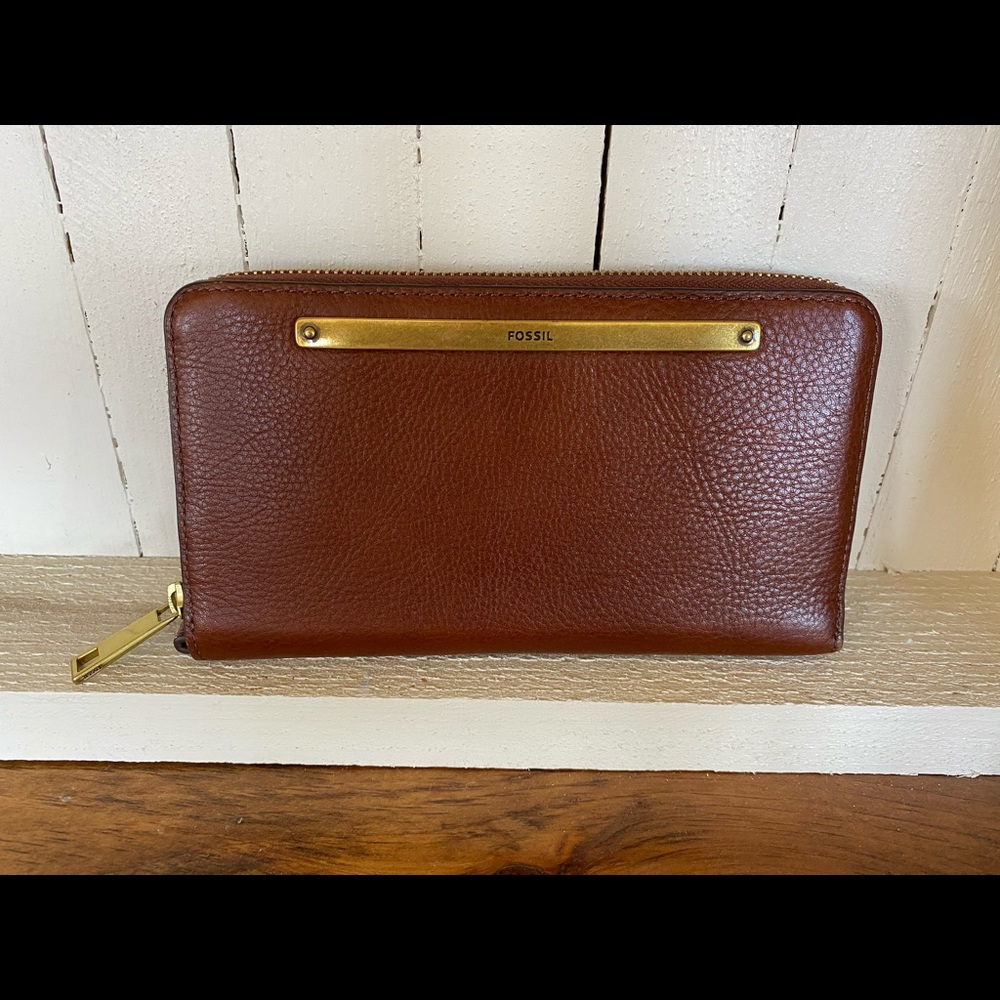 Fossil Liza zip around clutch